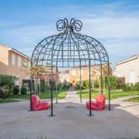 Pavillon T3 Avec Piscine, Et Salle De Sport Près De La - 6 Couchages - Fr-1-732-38 Appartement *